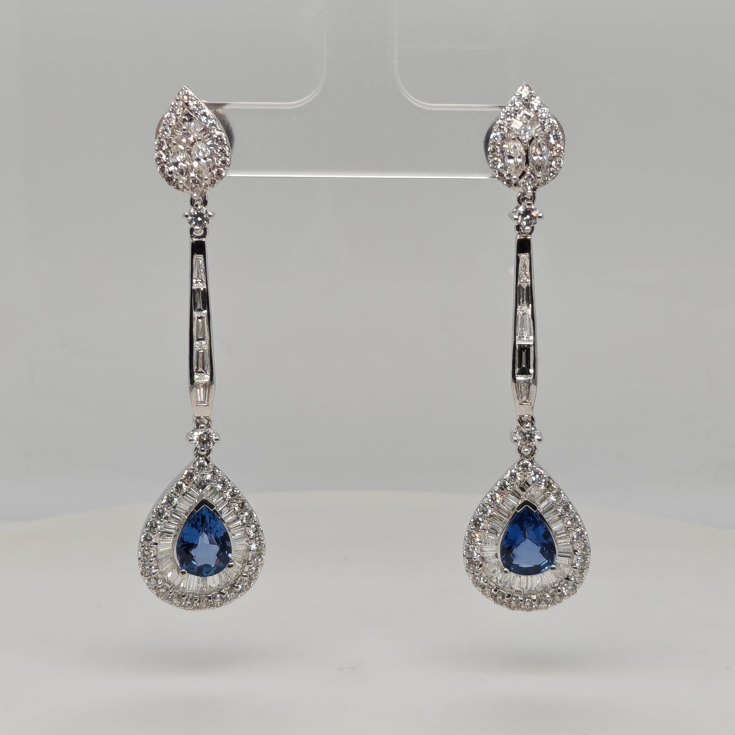 Natural Sapphire and Diamond Earring
