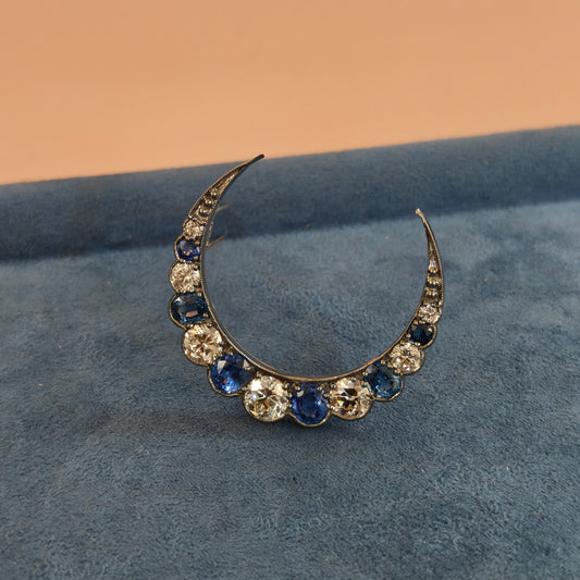 Natural Sapphire and Diamond Brooch