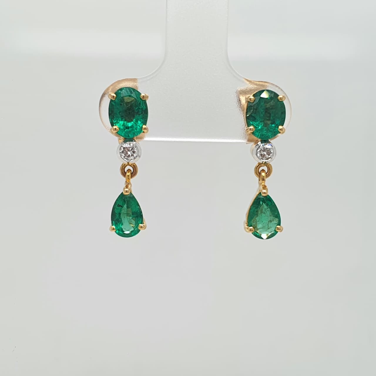 Natural Emerald And Diamond Earring