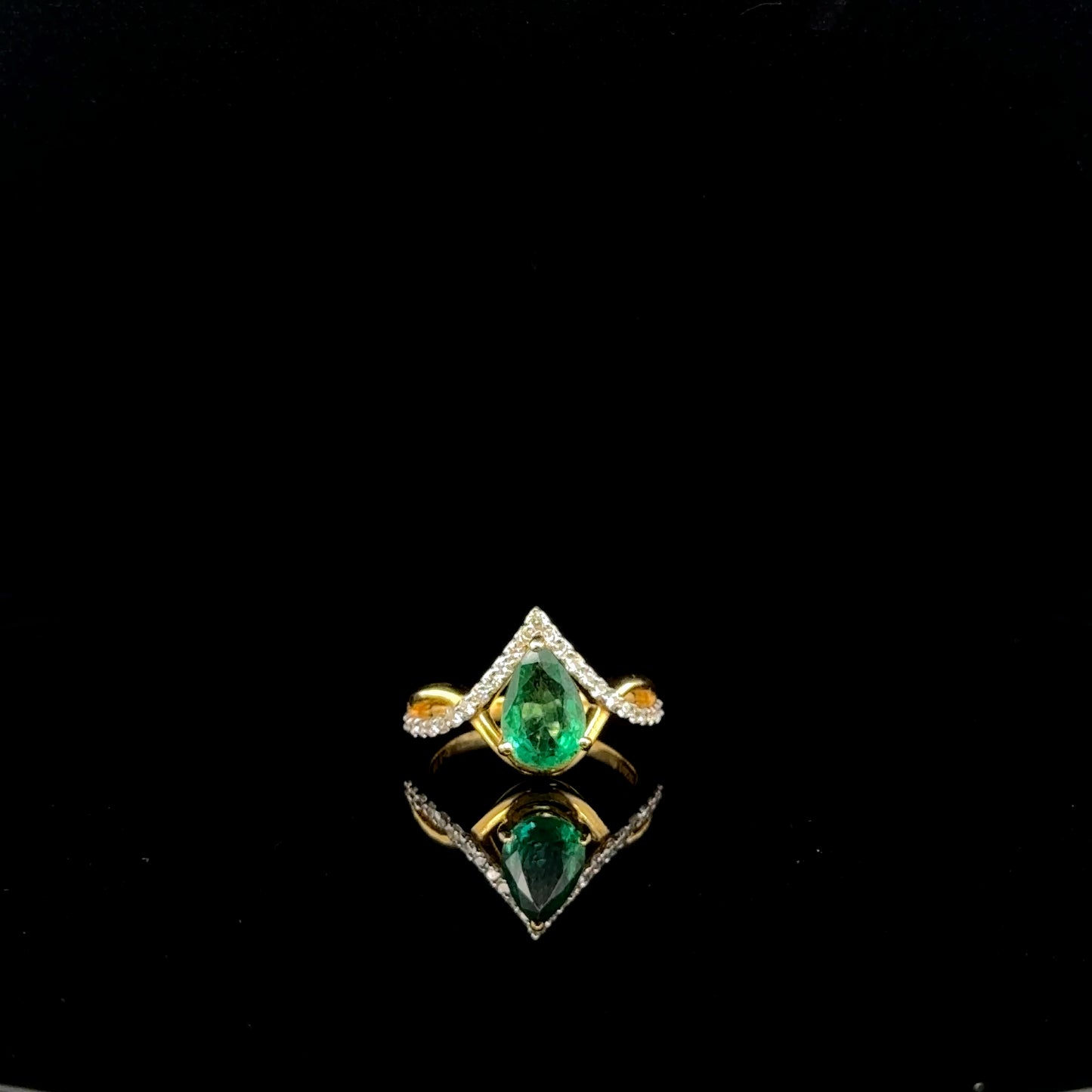 Natural Emerald and Diamond Ring