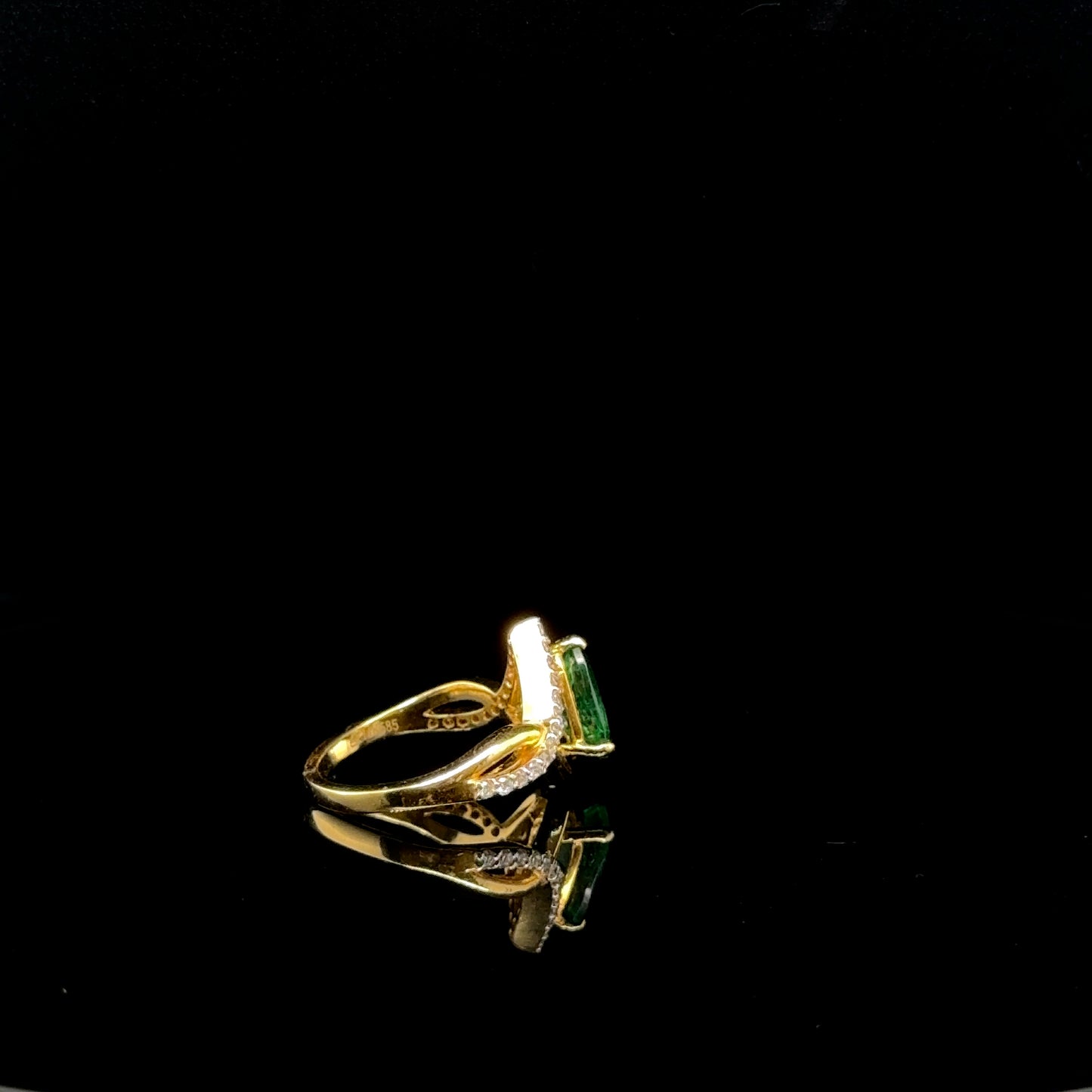 Natural Emerald and Diamond Ring