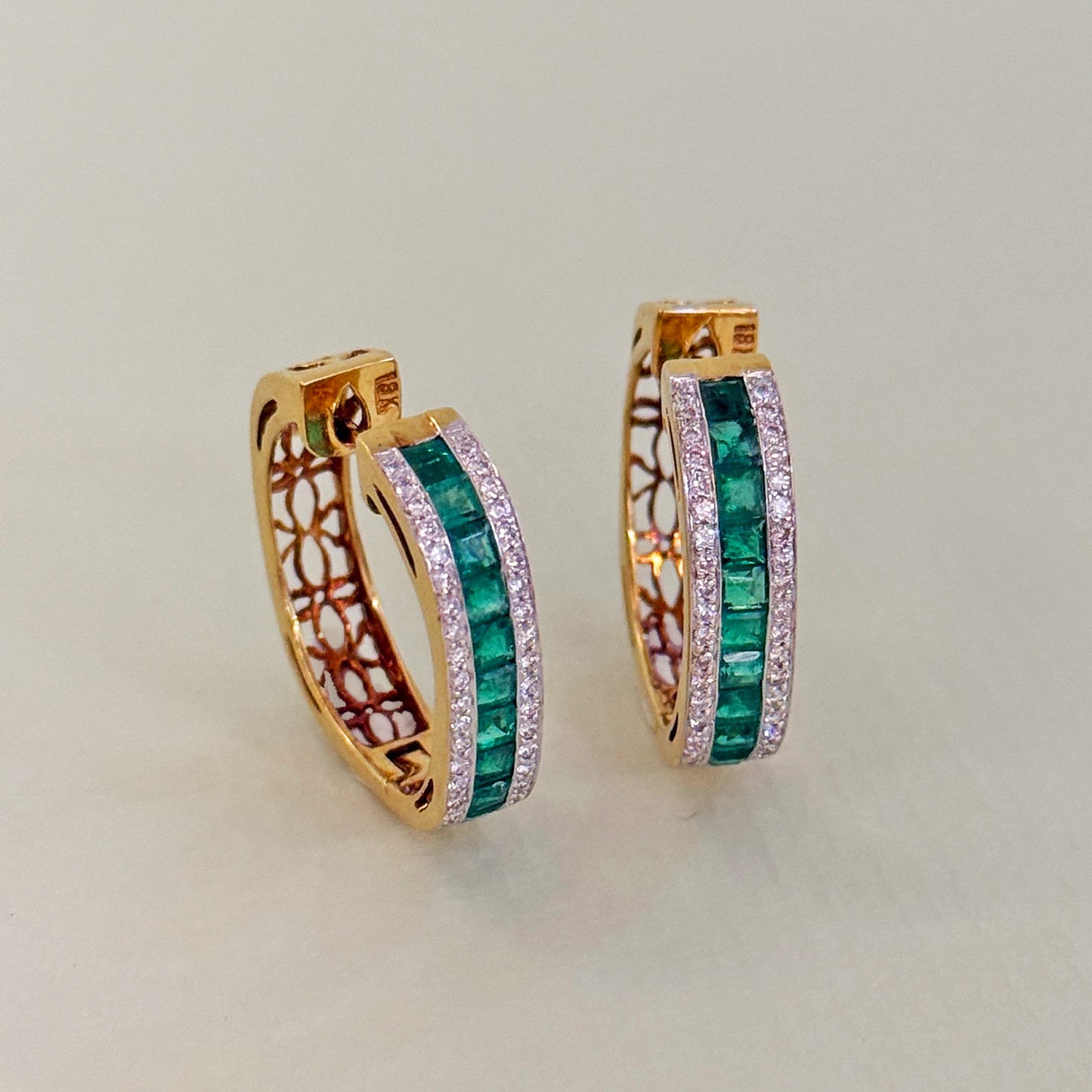 Natural Emerald and Diamond Earring