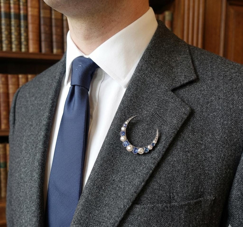 Natural Sapphire and Diamond Brooch
