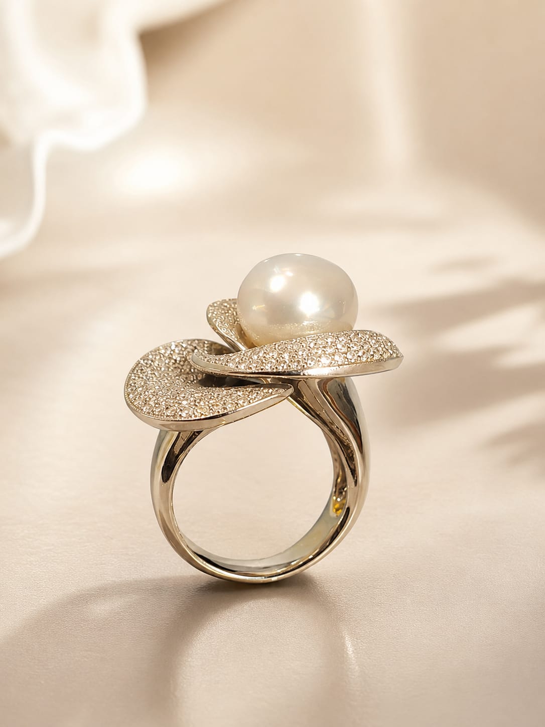 Luxury Natural South Sea Pearl & Diamond Ring